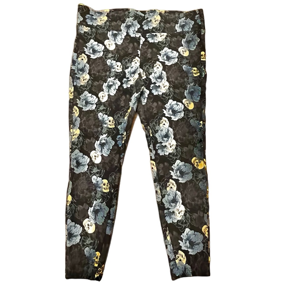 Torrid Pixie Pointe Stretch Ankle Pant Black Whit… - image 1